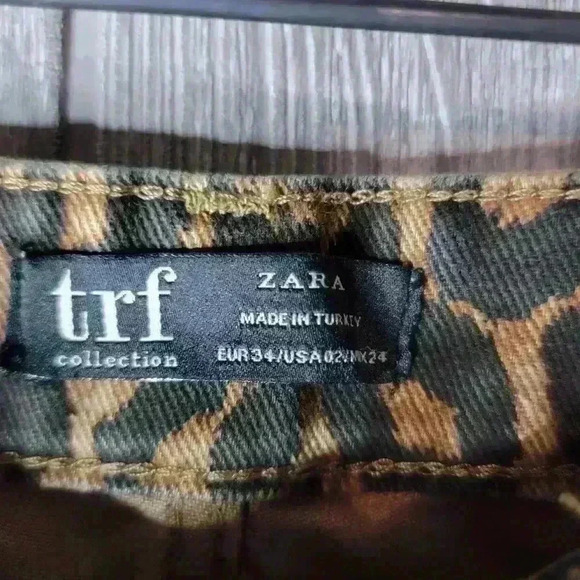 Trf collection Zara cheetah print wide leg denim jeans. Size 2 - Picture 2 of 4